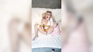 Elle Brooke Covering Fingers With Wet Pussy